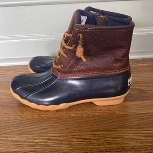 Sperry Saltwater Women’s Navy and Brown Leather Waterproof Duck Boot- Size 6.5